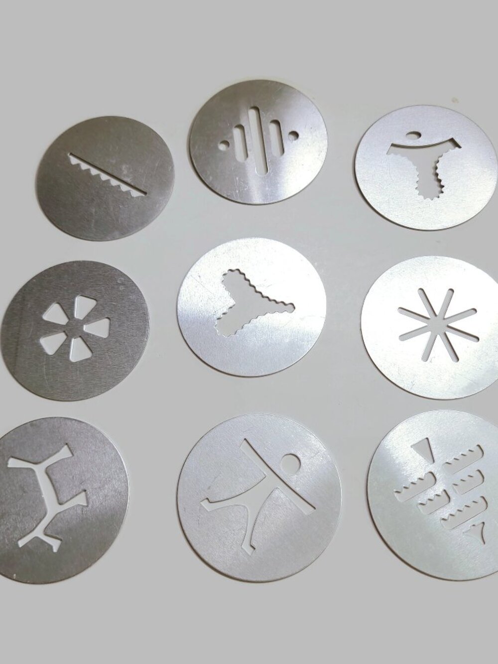 Wear-Ever Super Shooter Set Of 9 Replacement Discs ONLY Cookie Press 70001 Metal